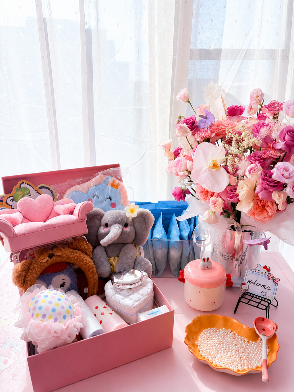 Lucky Scoop – (Stationery & Cute Finds Mystery Box)