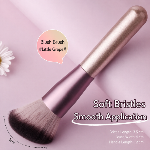 Large Fluffy Blush & Powder Brush with Soft Synthetic Bristles