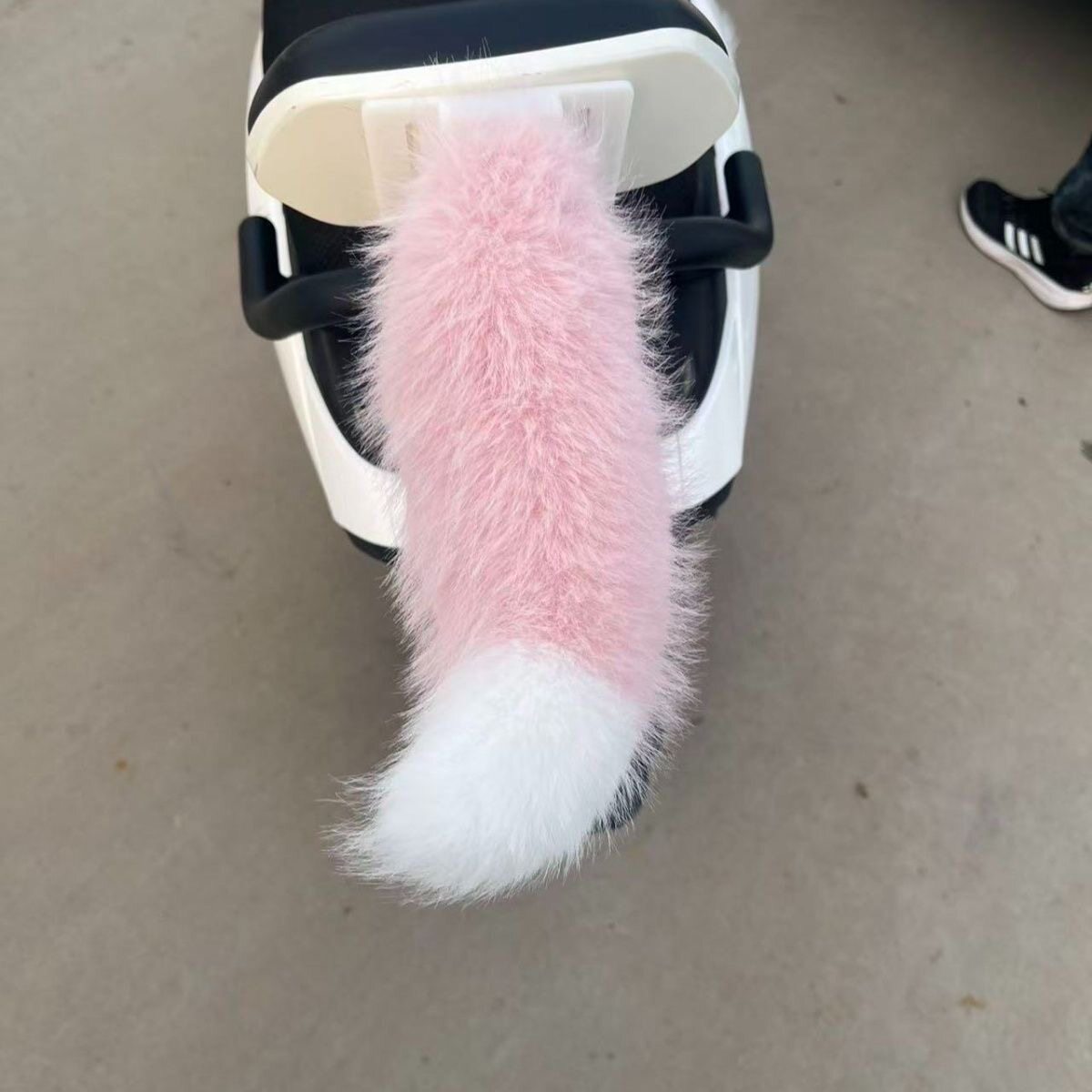 Sound-Activated Electric Wagging Tail Car Decoration
